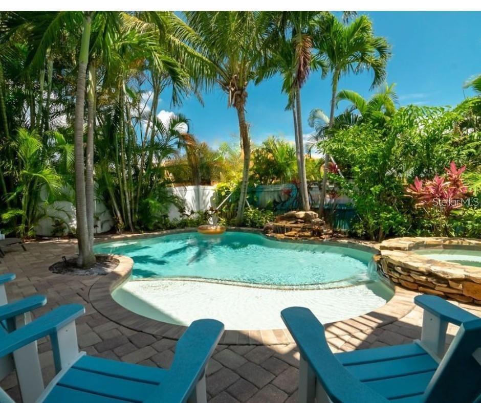 THE VILLAS ON 50TH STREET - Residential