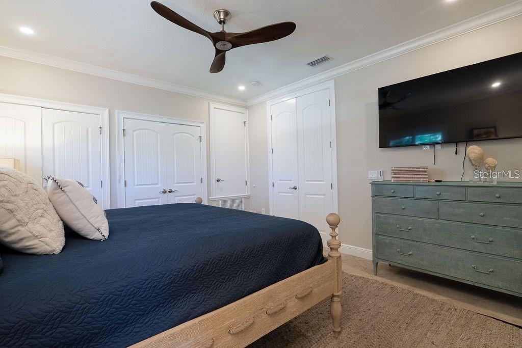 THE VILLAS ON 50TH STREET - Residential