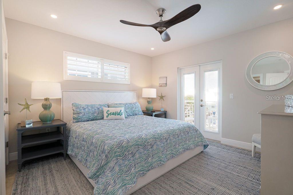 THE VILLAS ON 50TH STREET - Residential