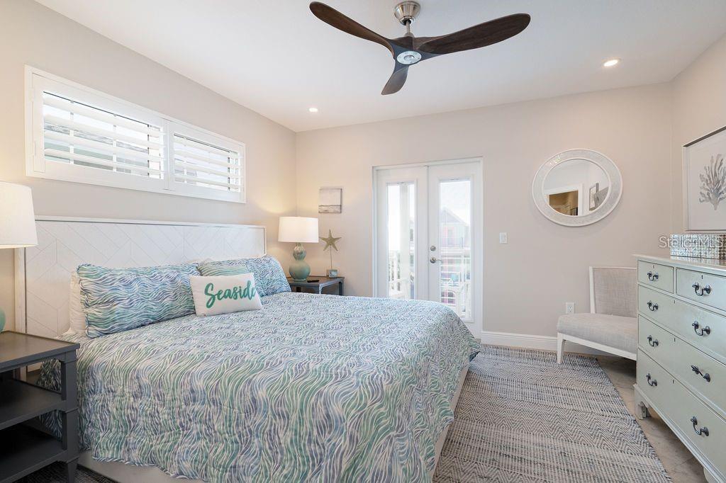 THE VILLAS ON 50TH STREET - Residential