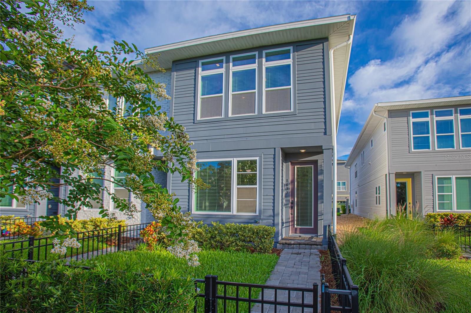 LAUREATE PARK - Residential Lease