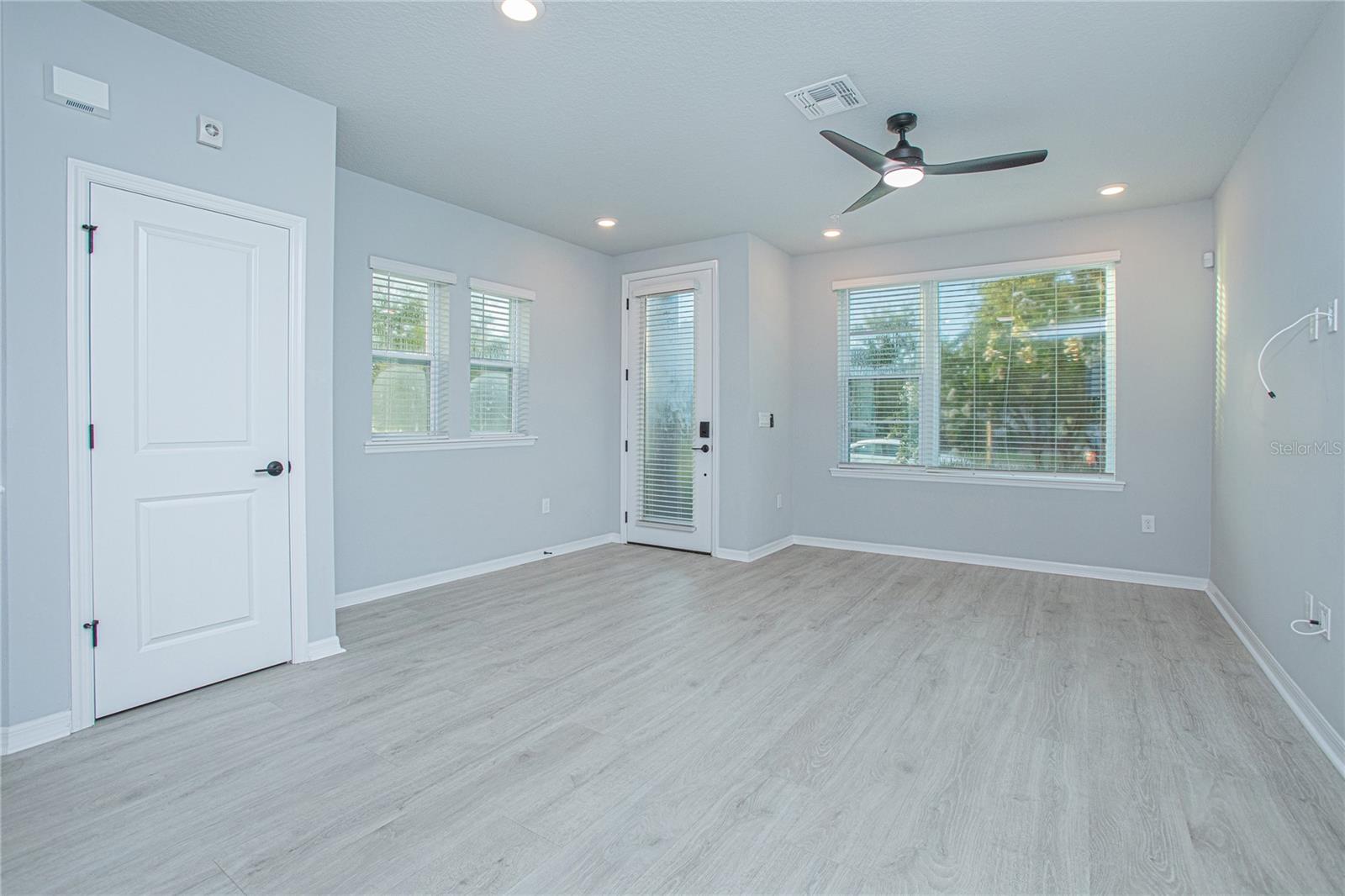 LAUREATE PARK - Residential Lease