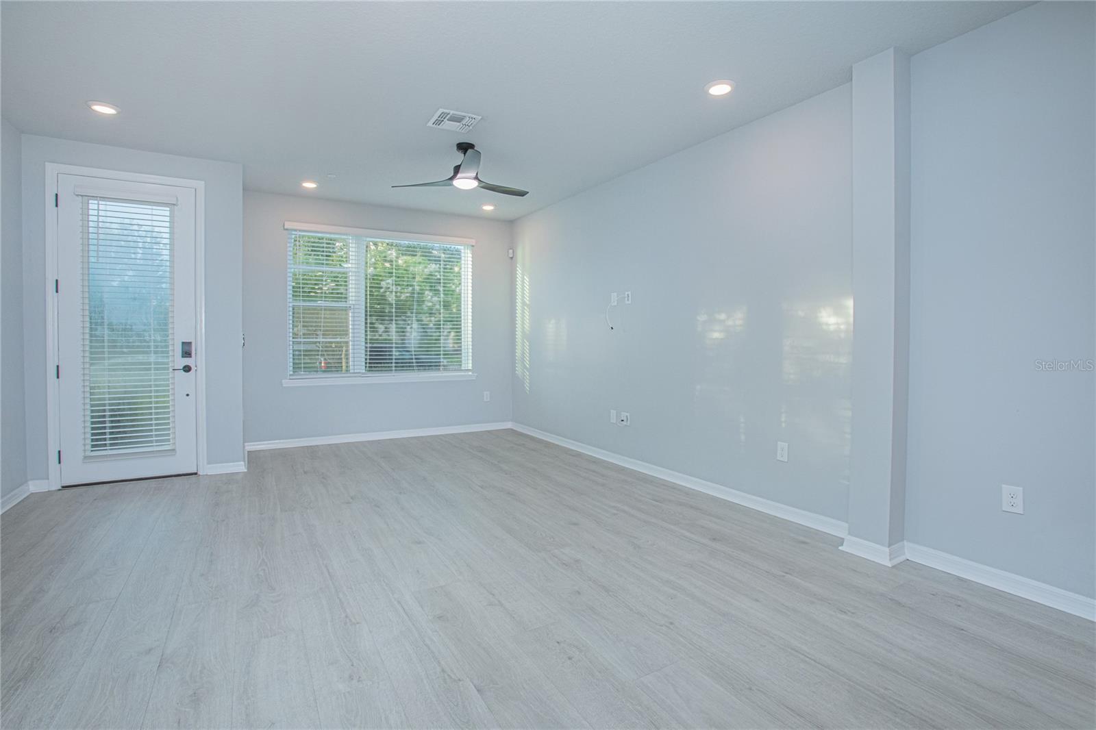 LAUREATE PARK - Residential Lease