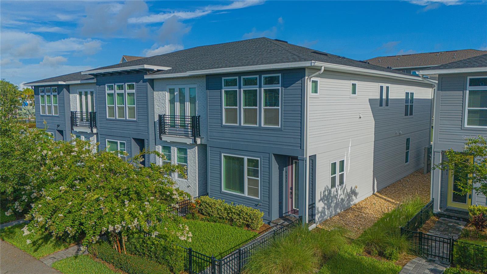 LAUREATE PARK - Residential Lease