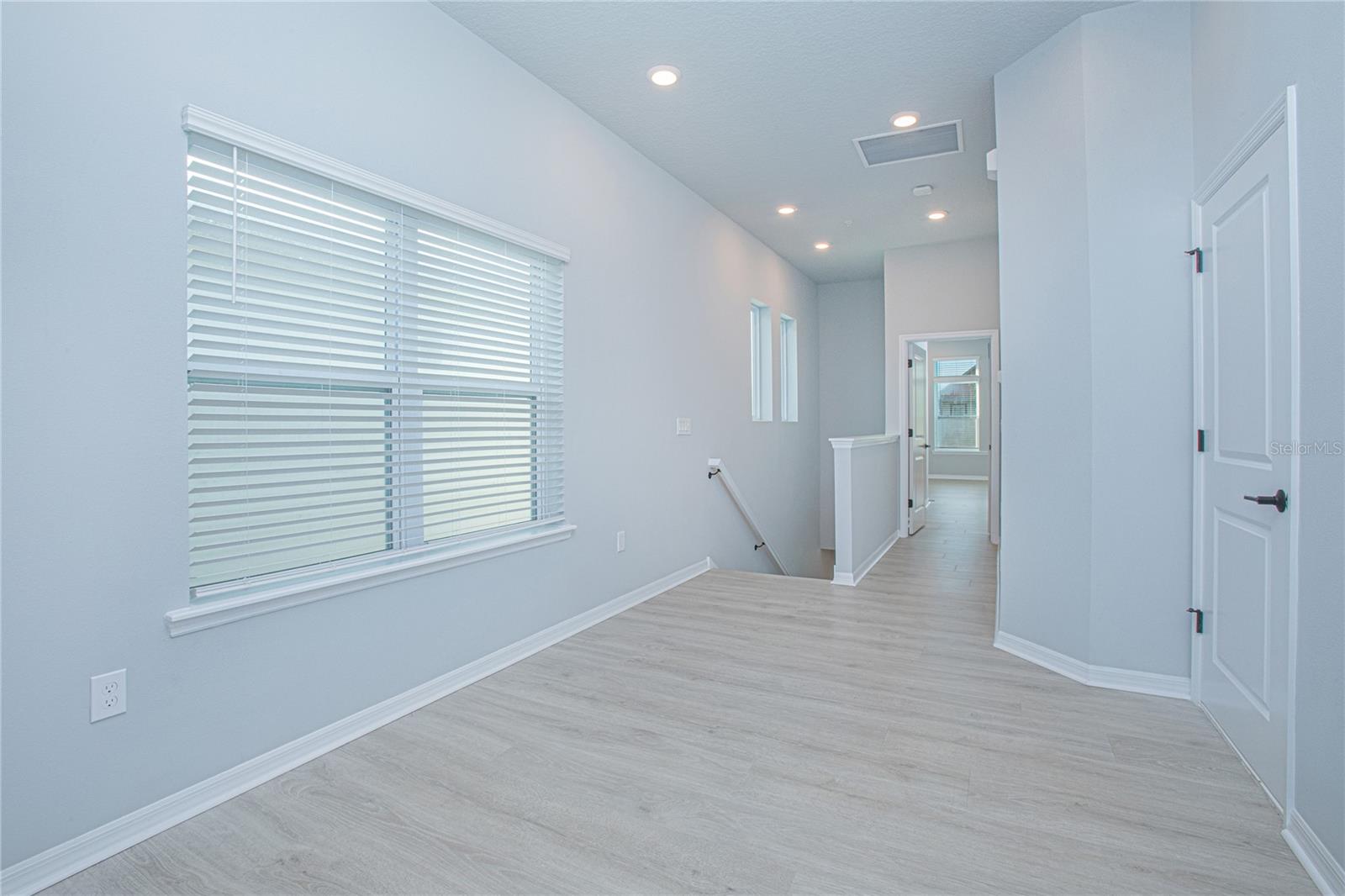 LAUREATE PARK - Residential Lease