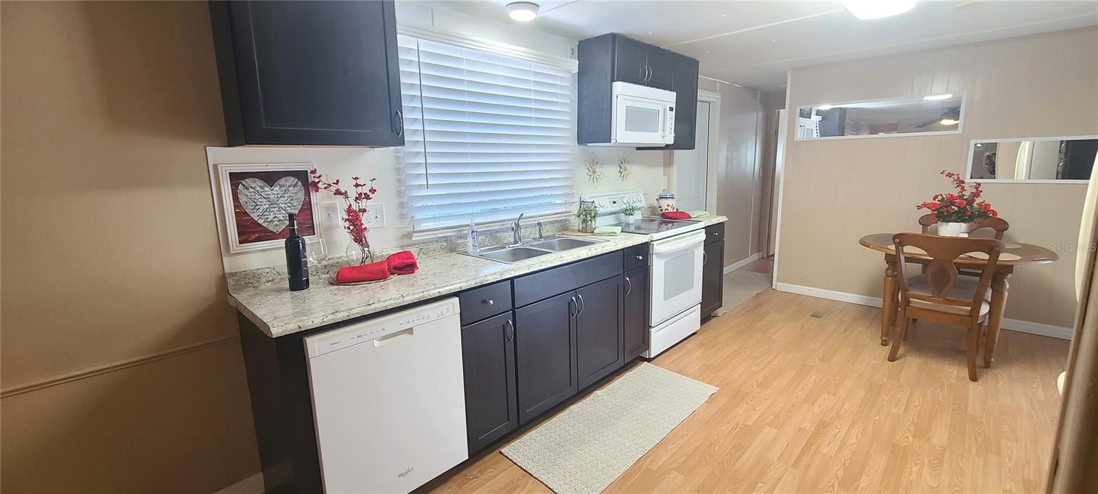 COMMONWEALTH - Residential