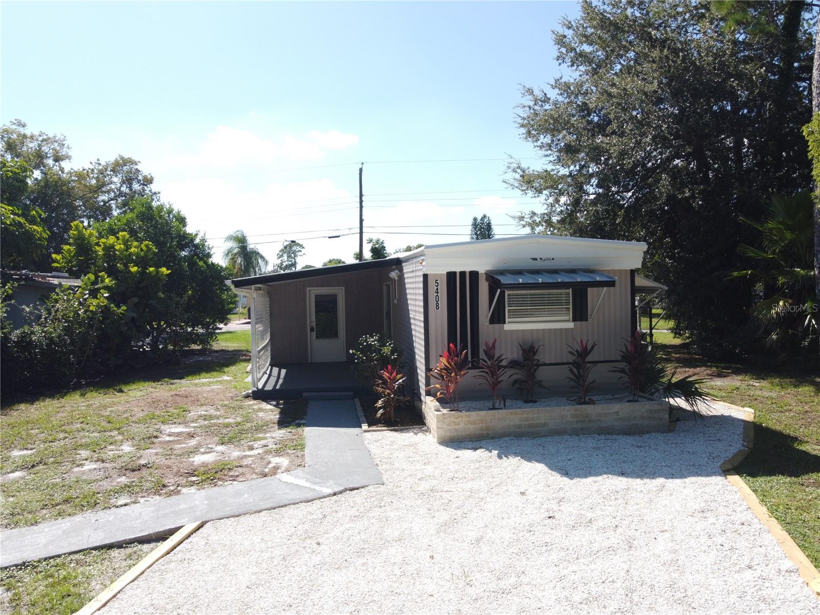 COMMONWEALTH - Residential