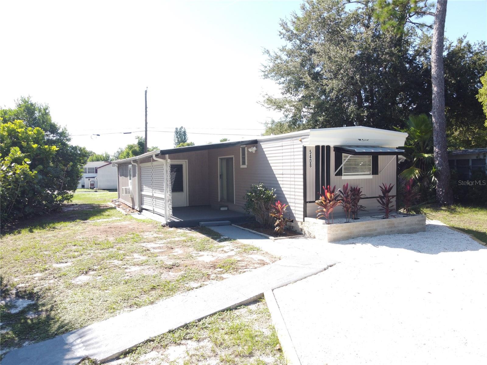 COMMONWEALTH - Residential