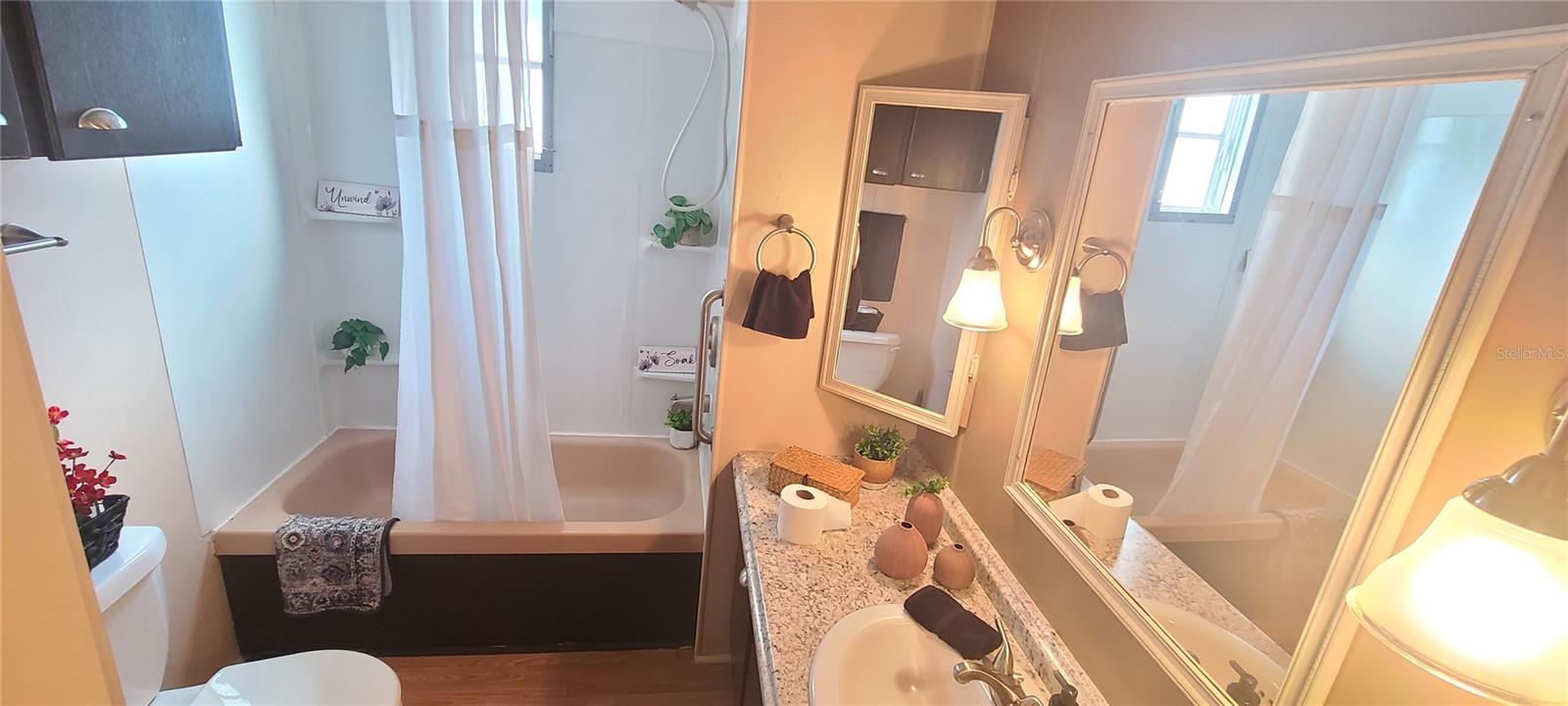 COMMONWEALTH - Residential