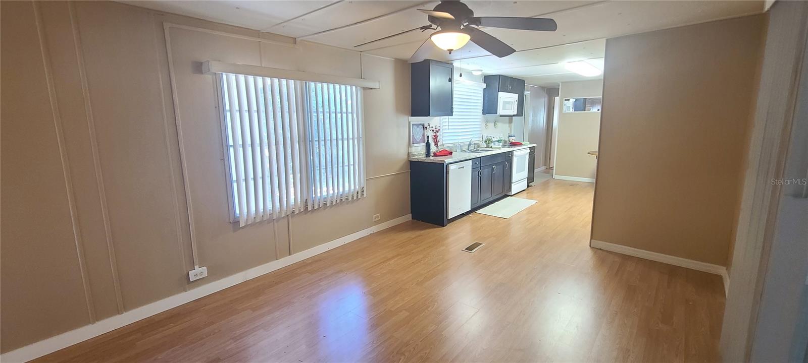 COMMONWEALTH - Residential