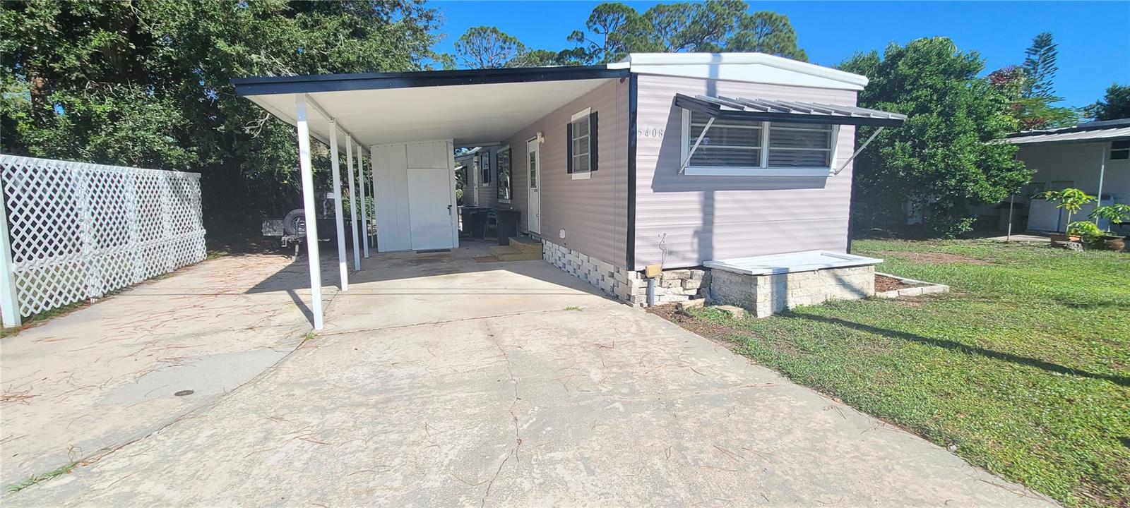 COMMONWEALTH - Residential