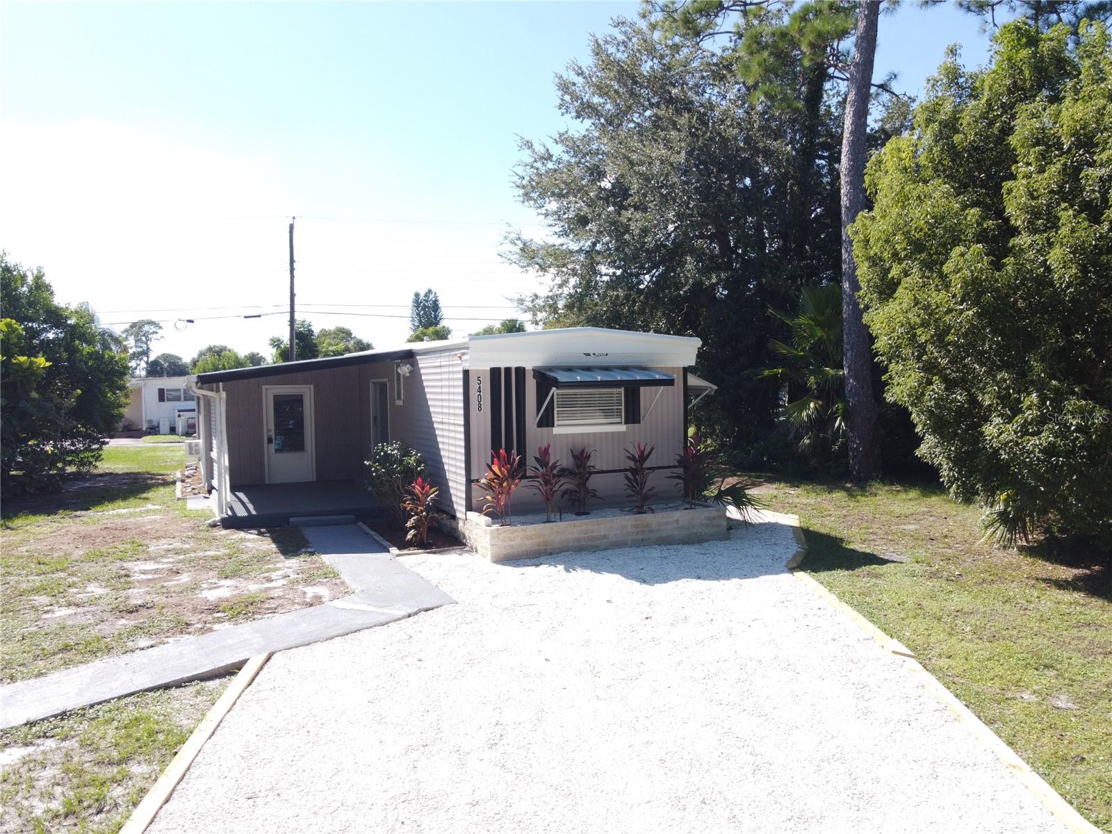 COMMONWEALTH - Residential