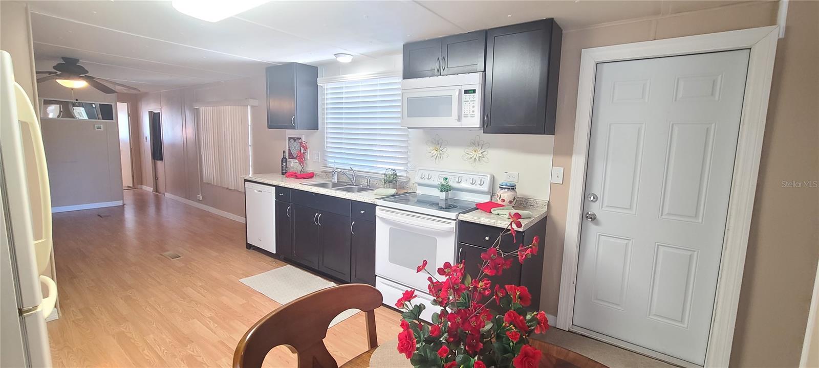 COMMONWEALTH - Residential