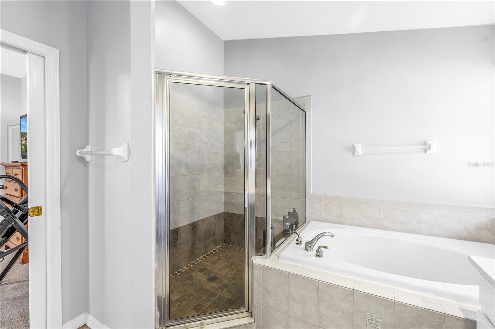 VALENCIA GARDENS PH 03 - Residential