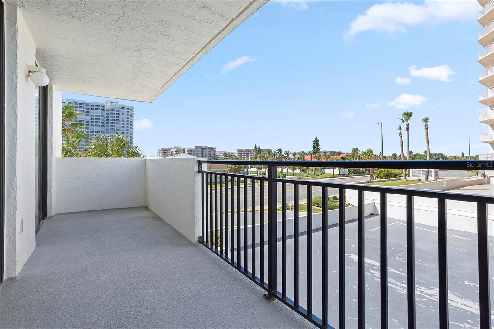 OCEAN 05 CONDO - Residential