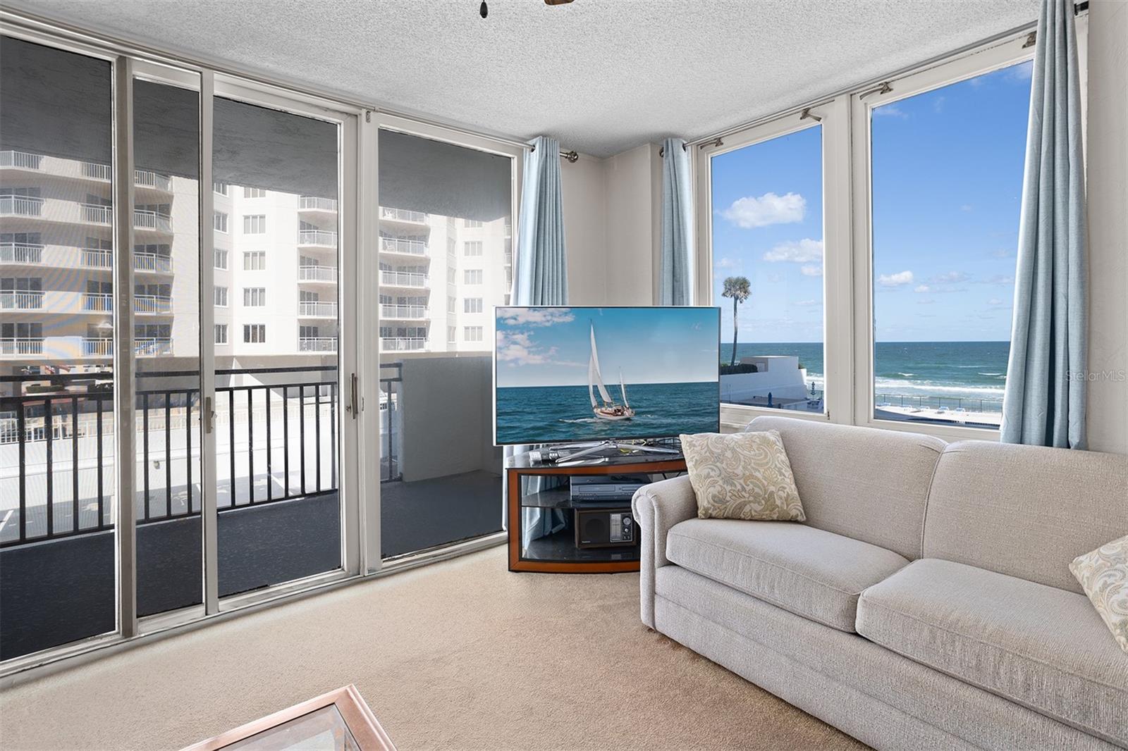 OCEAN 05 CONDO - Residential