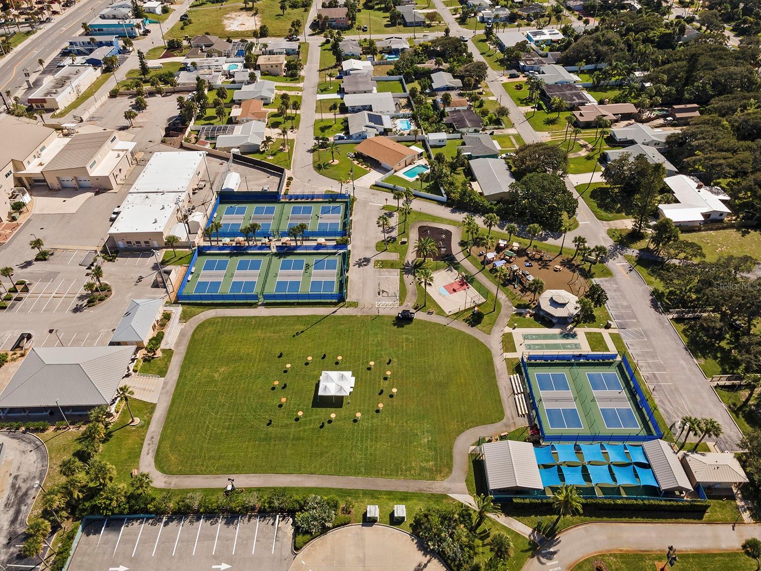 OCEAN 05 CONDO - Residential