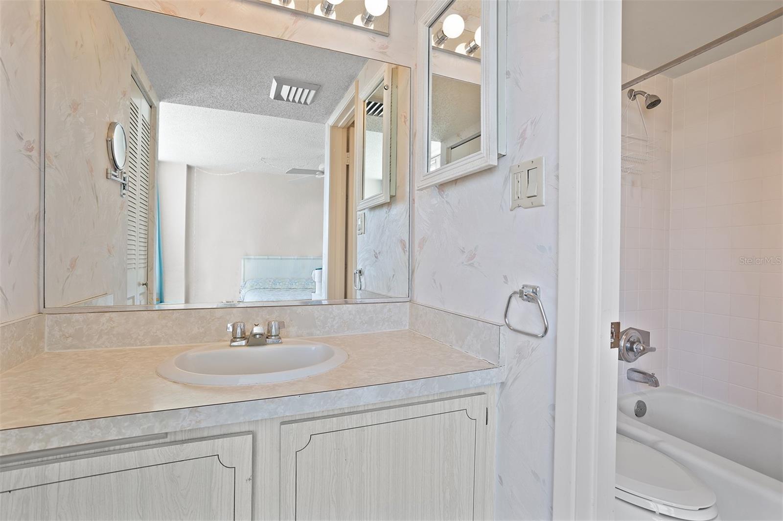 OCEAN 05 CONDO - Residential