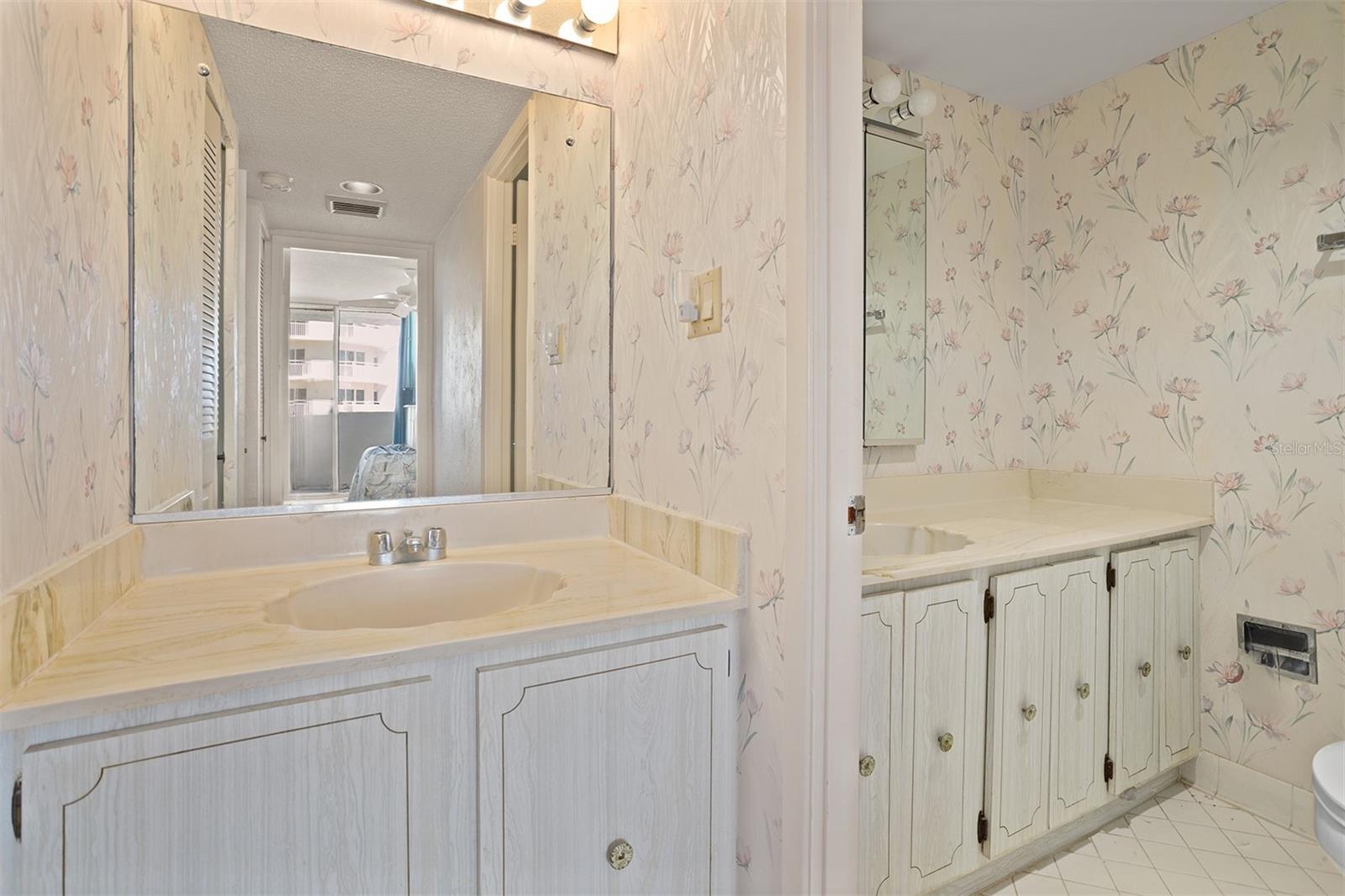 OCEAN 05 CONDO - Residential