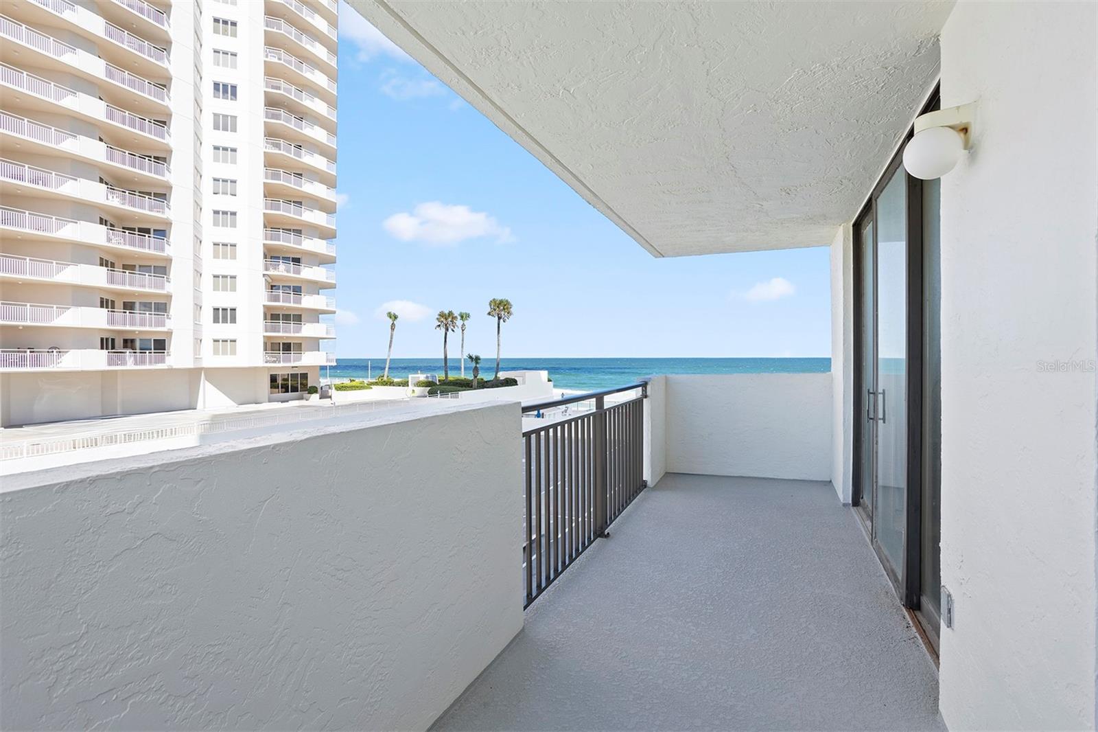 OCEAN 05 CONDO - Residential