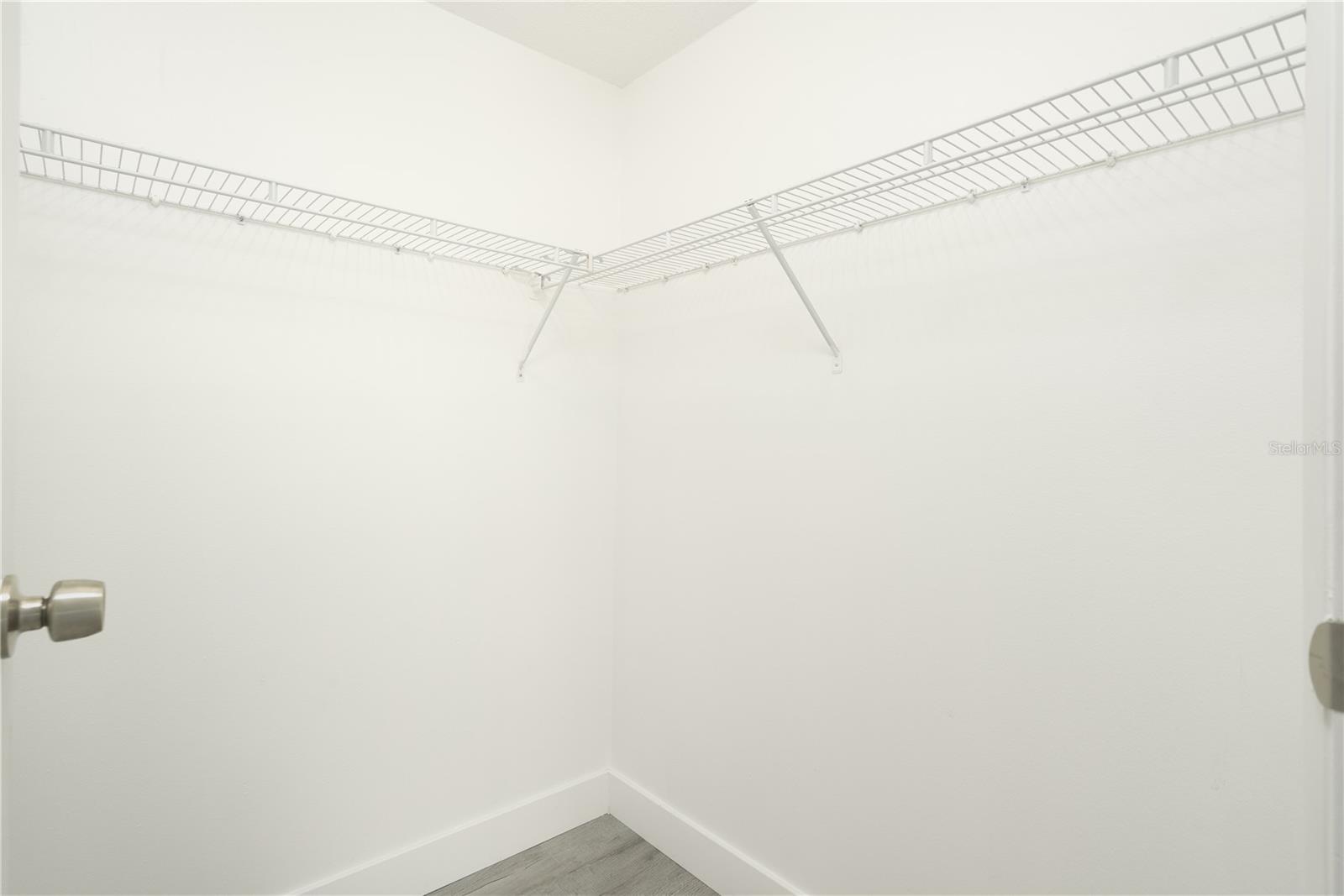 ORANGEWOOD PH 02 BLDG 02 - Residential Lease