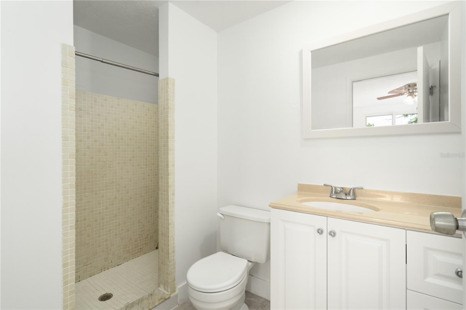 ORANGEWOOD PH 02 BLDG 02 - Residential Lease