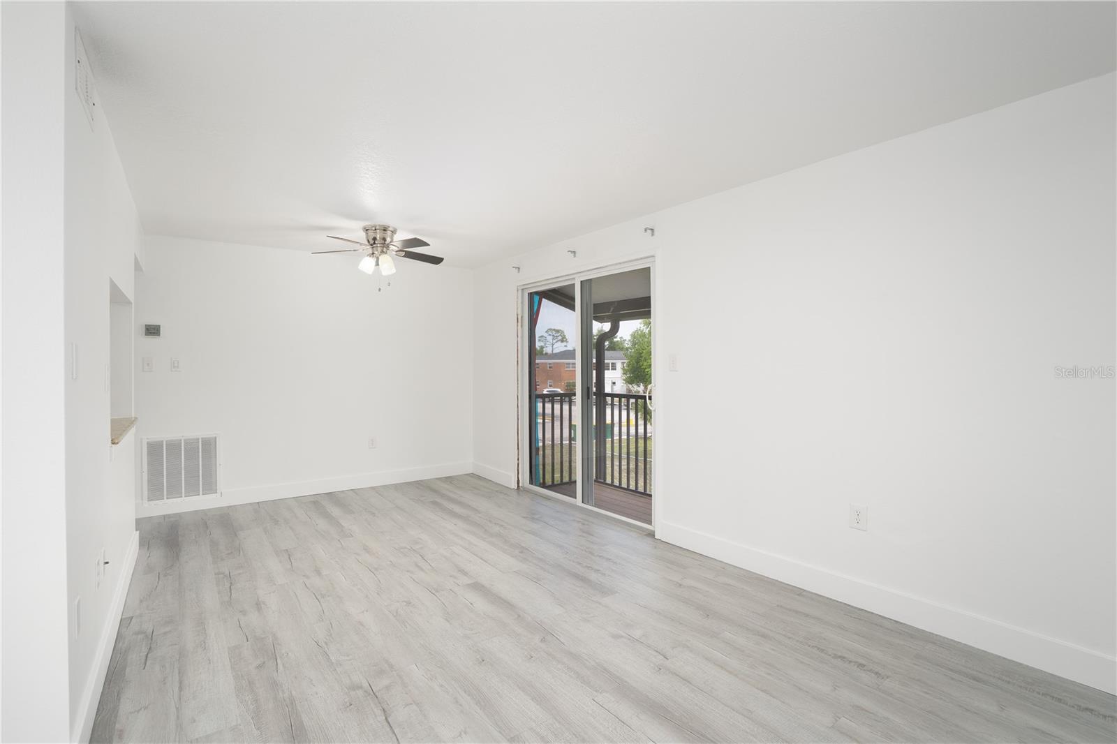 ORANGEWOOD PH 02 BLDG 02 - Residential Lease