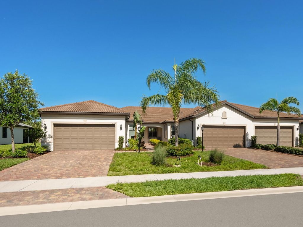 Photo of 17612 Northwood Place, Lakewood Ranch, FL 34202 (MLS # A4655975)