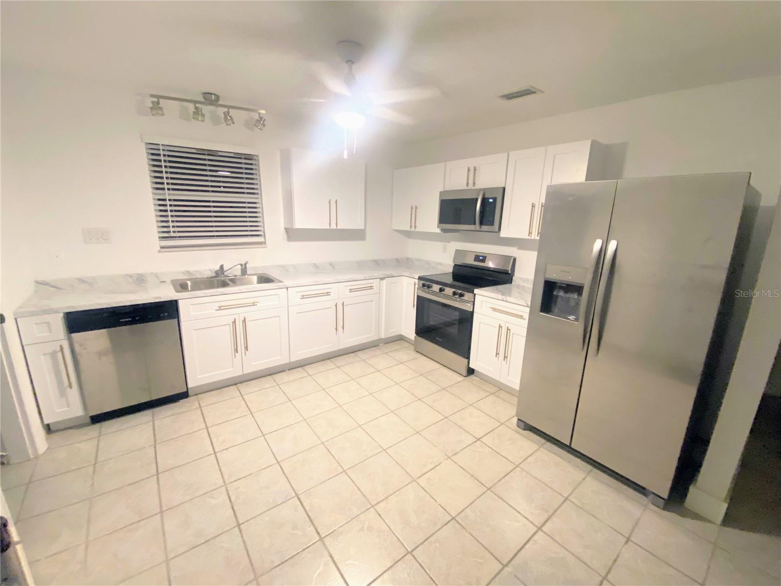 BELLE VISTA BEACH 1ST ADD - Residential Lease