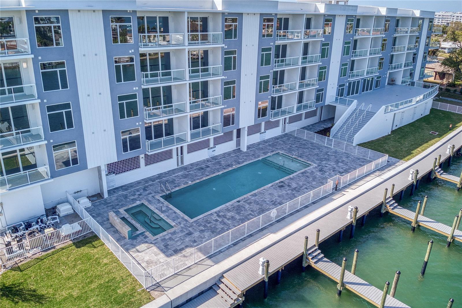 415 ISLAND WAY 207