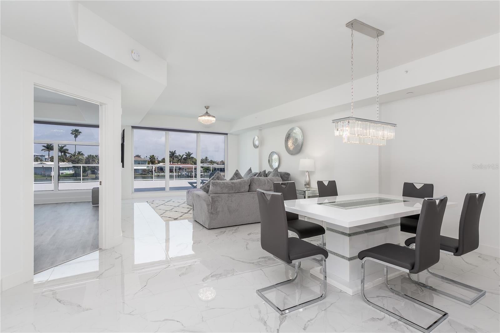 415 ISLAND WAY 207
