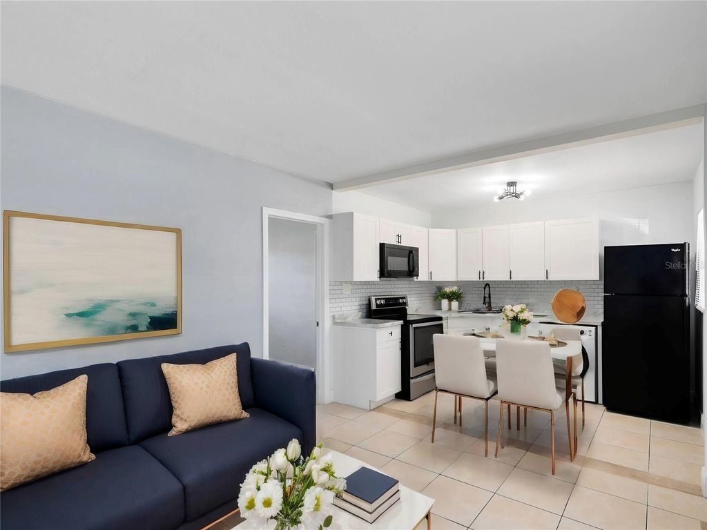 Photo of 955 6th Street SE #5, Winter Haven, FL 33880 (MLS # S5148308)