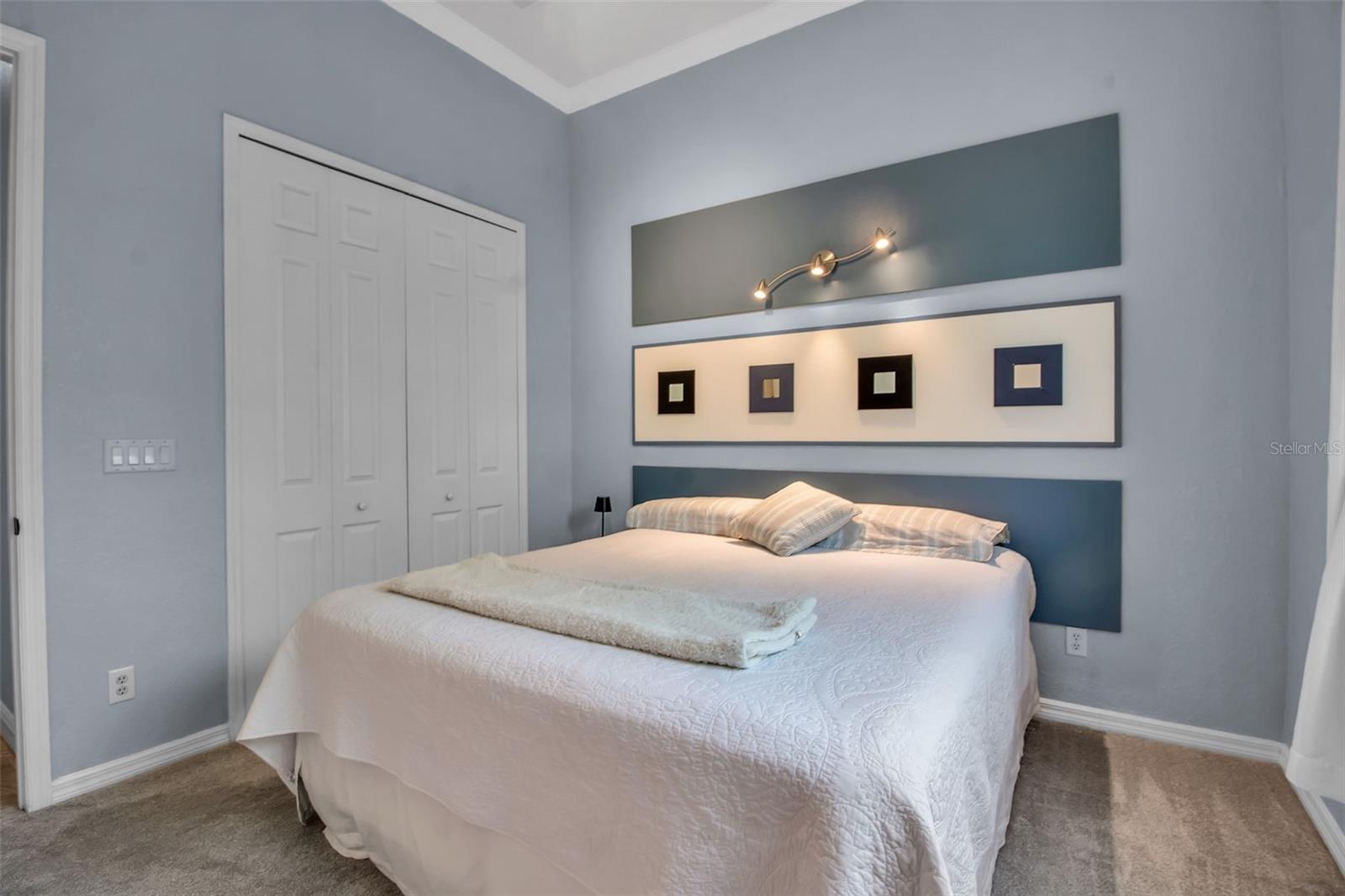 SOUTH VENICE - Residential