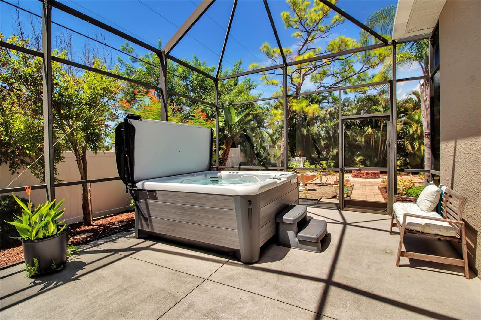 SOUTH VENICE - Residential