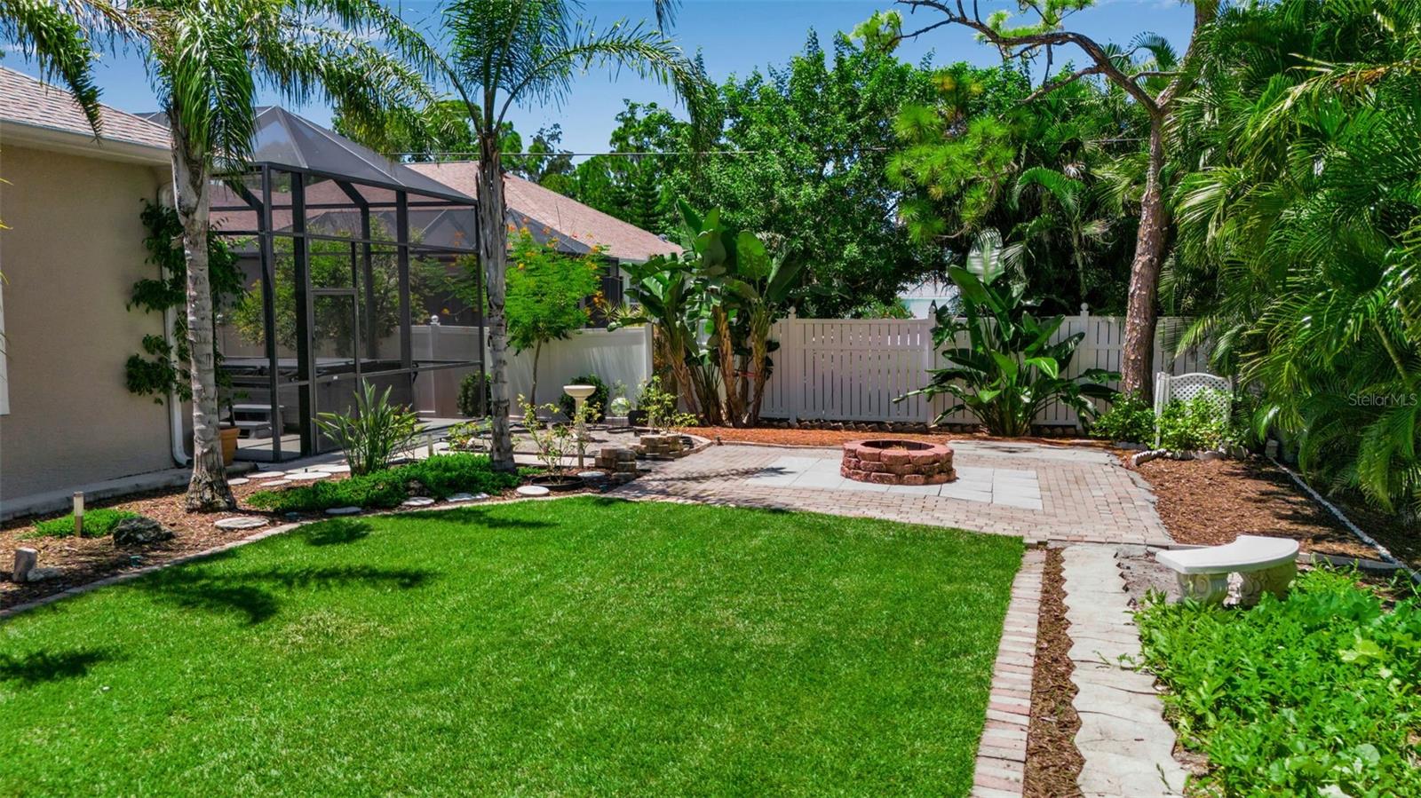 SOUTH VENICE - Residential