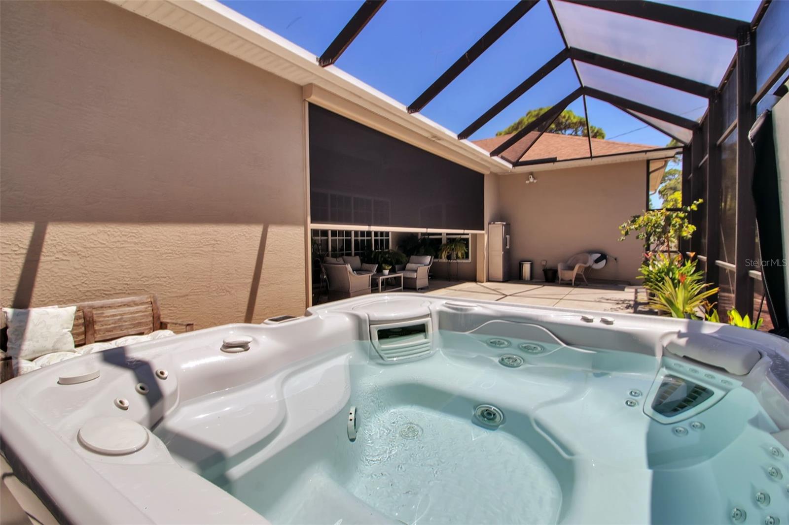 SOUTH VENICE - Residential