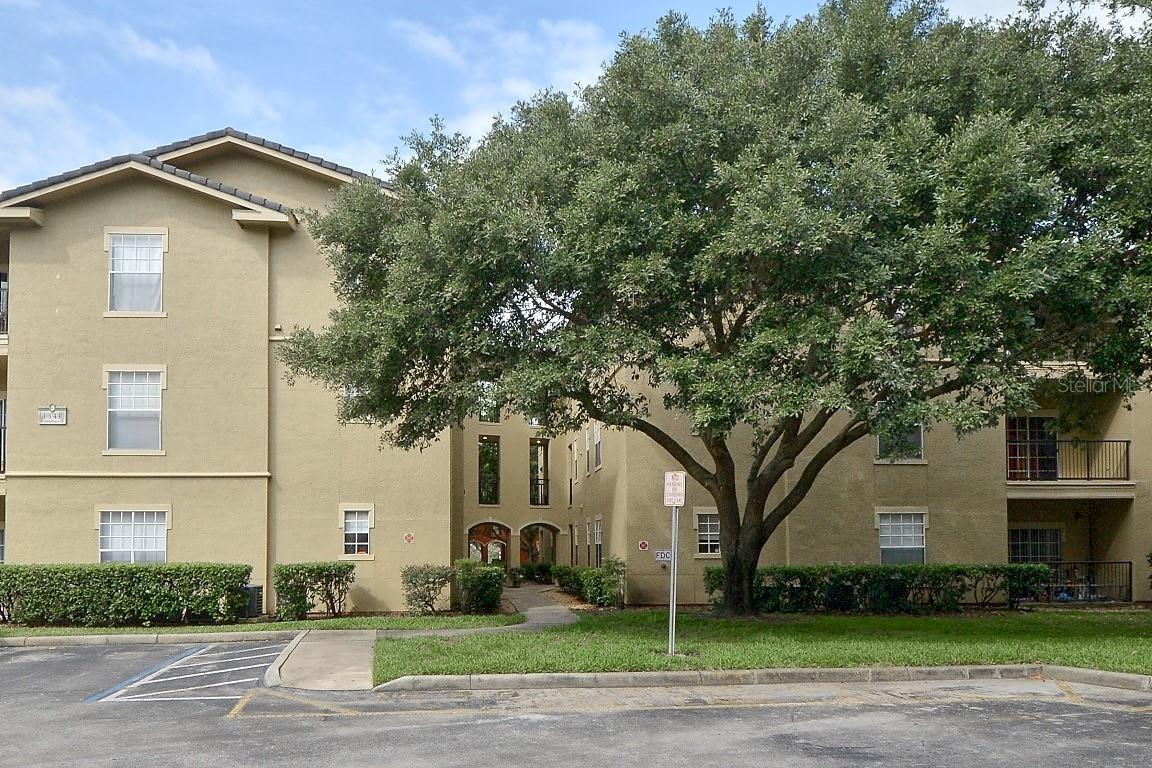 Furnished Second Floor Condominium with Living Room and Dining Room Combo and an eat in kitchen. 1 bedroom 1 bath,
located in LAKE MARY in one of the BEST locations in Central Florida! The Notting Hill community is surrounded by gorgeous oak trees in the exclusive Heathrow-Markham Woods area with many amenities and Top Rated Schools! Many upgrades including a LARGE gourmet kitchen with wood cabinets, granite countertops and BRAND NEW stainless steel appliances, a large completely renovated bathroom with a NEW walk-in shower and designer tile and glass enclosure. There is Bamboo hardwood flooring in the living room and dining room and tile in the kitchen and bathroom. A newer A/C unit and NEW roof installed within the last few years. The community amenities include 2 Resort Style swimming pools, hot tub, elegant clubhouse, full fitness gym, playground and much more. Grab your bike and spend the day exploring the Seminole Wekiva Trail with miles of Florida scenery and enjoy Florida outdoor living. Notting Hill is across the street from International Parkway and the Lake Mary business center with major employers, walking distance to shopping, restaurants and entertainment. Just minutes to I-4, SR417, SR429, Colonial Town Park and approximately just 45 minutes to the beaches and All Disney and downtown attractions. Secure building with coded entry. This property may be under video and audio surveillance.