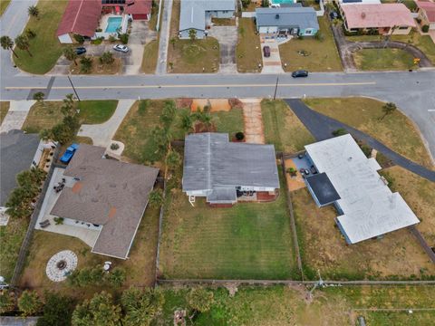 A home in DAYTONA BEACH
