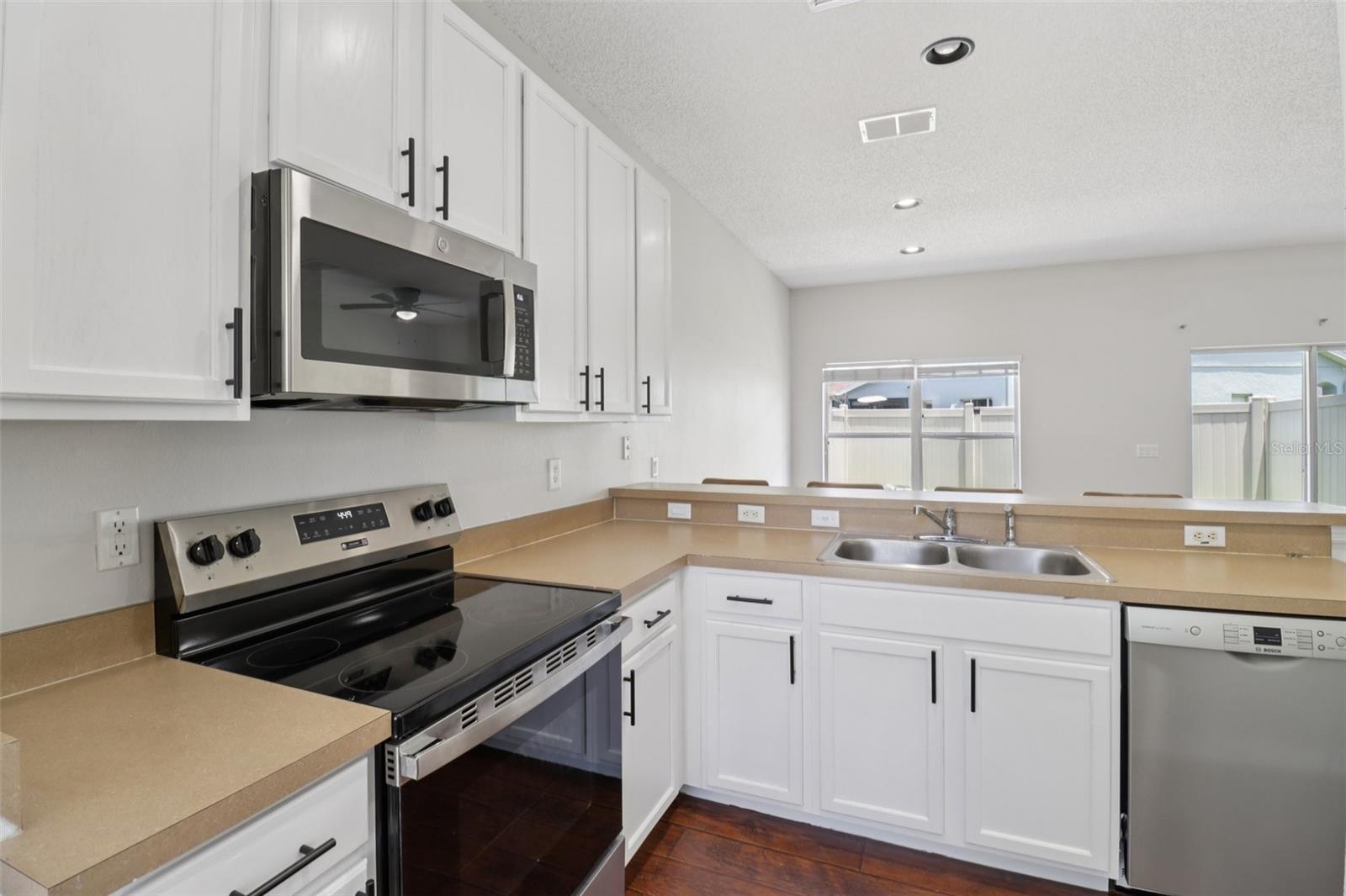 2337 BEXLEY PLACE