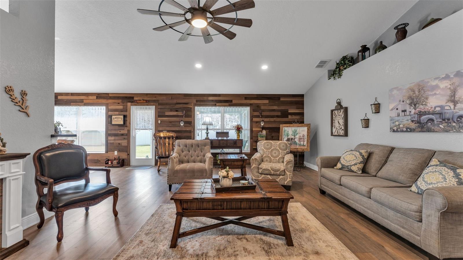 MANDOLIN - Residential