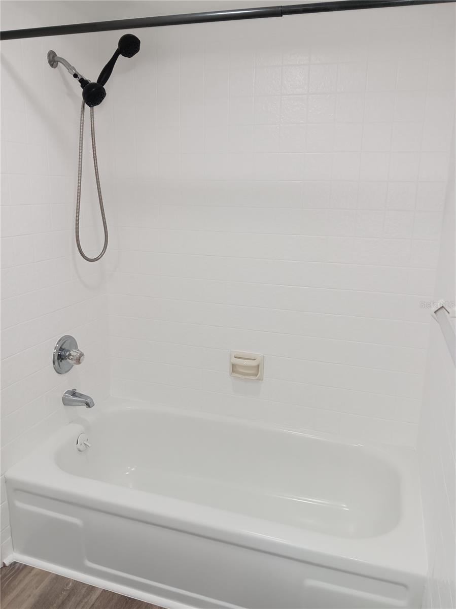 MEDITERRANEAN MANORS - Residential Lease