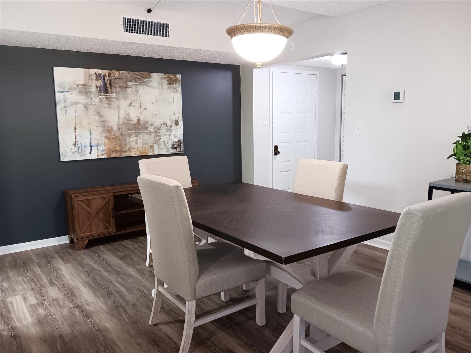 MEDITERRANEAN MANORS - Residential Lease