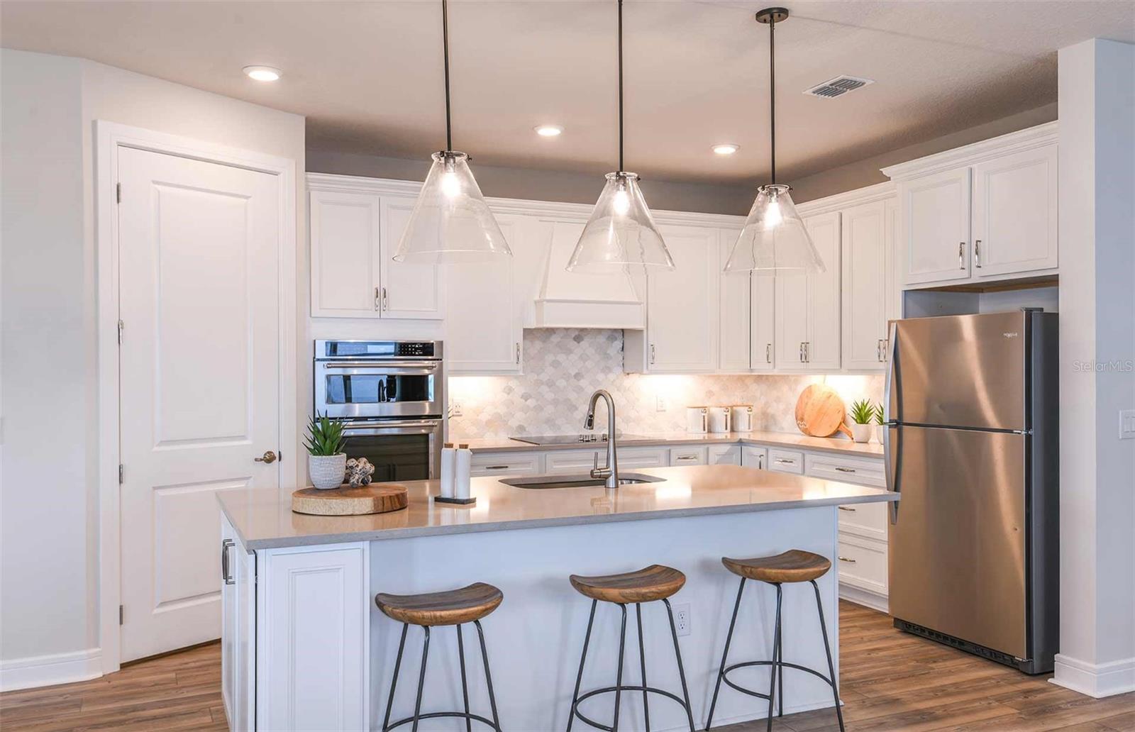 11448 SHORELINE TRAIL
