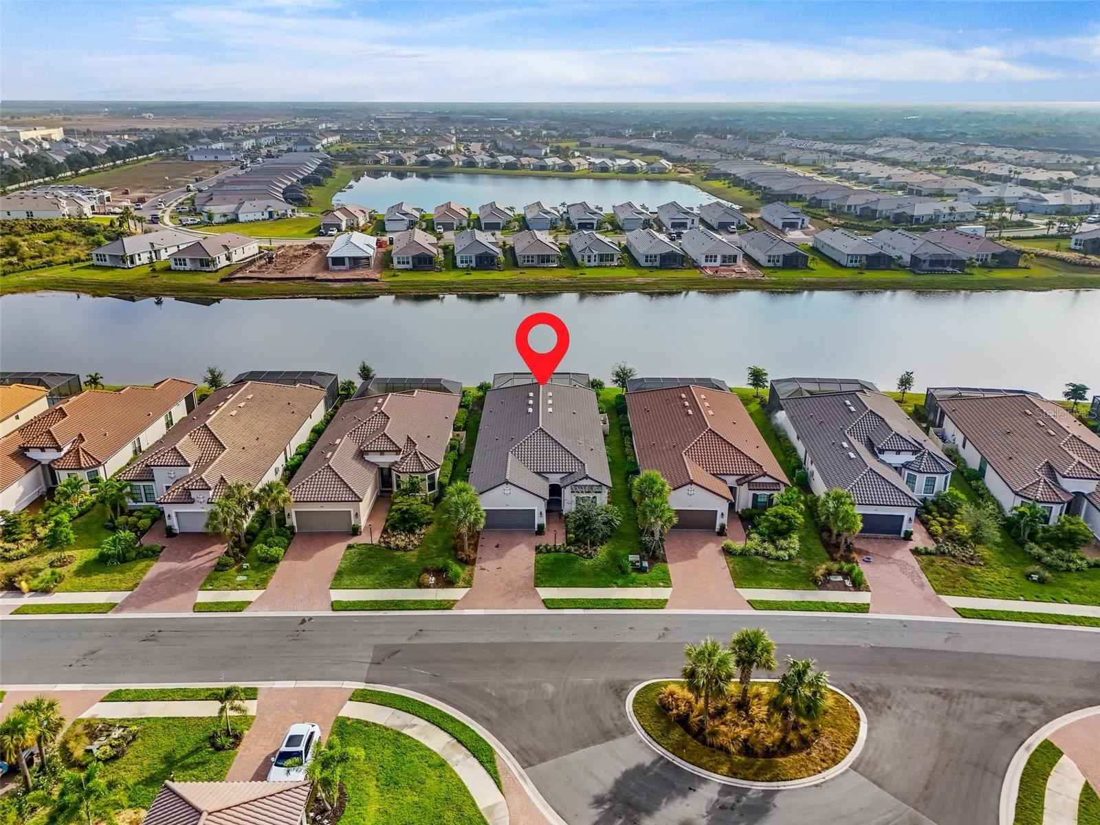 AZARIO ESPLANADE - Residential