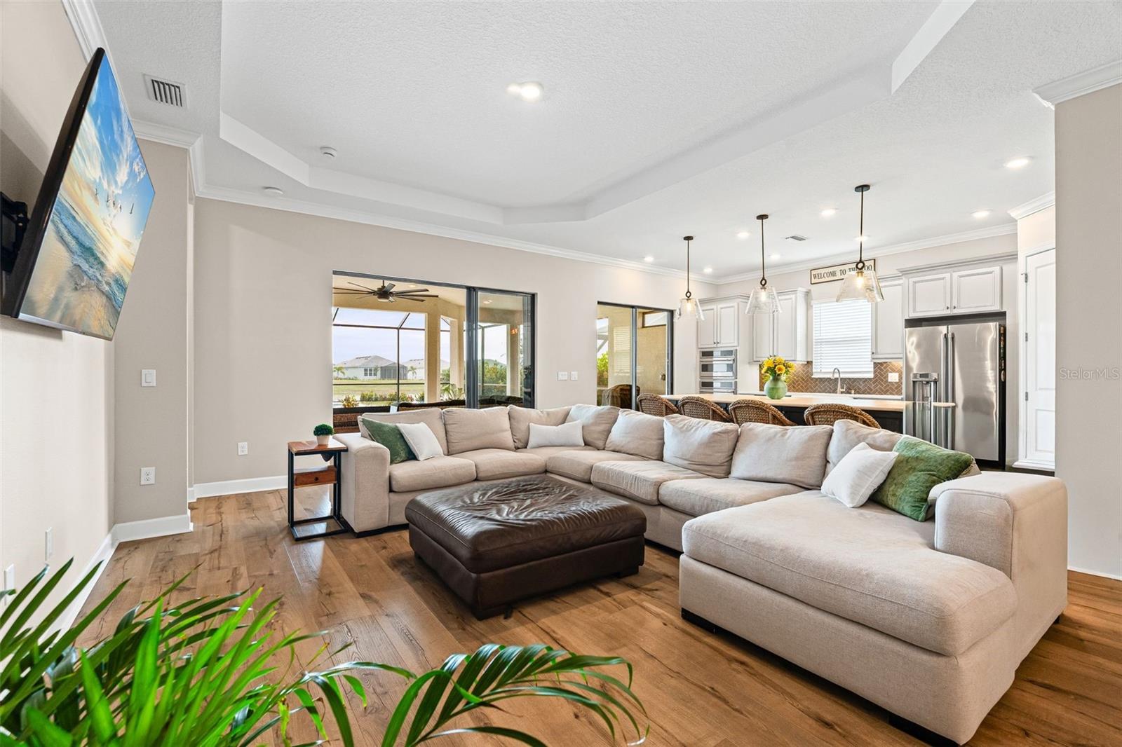 AZARIO ESPLANADE - Residential