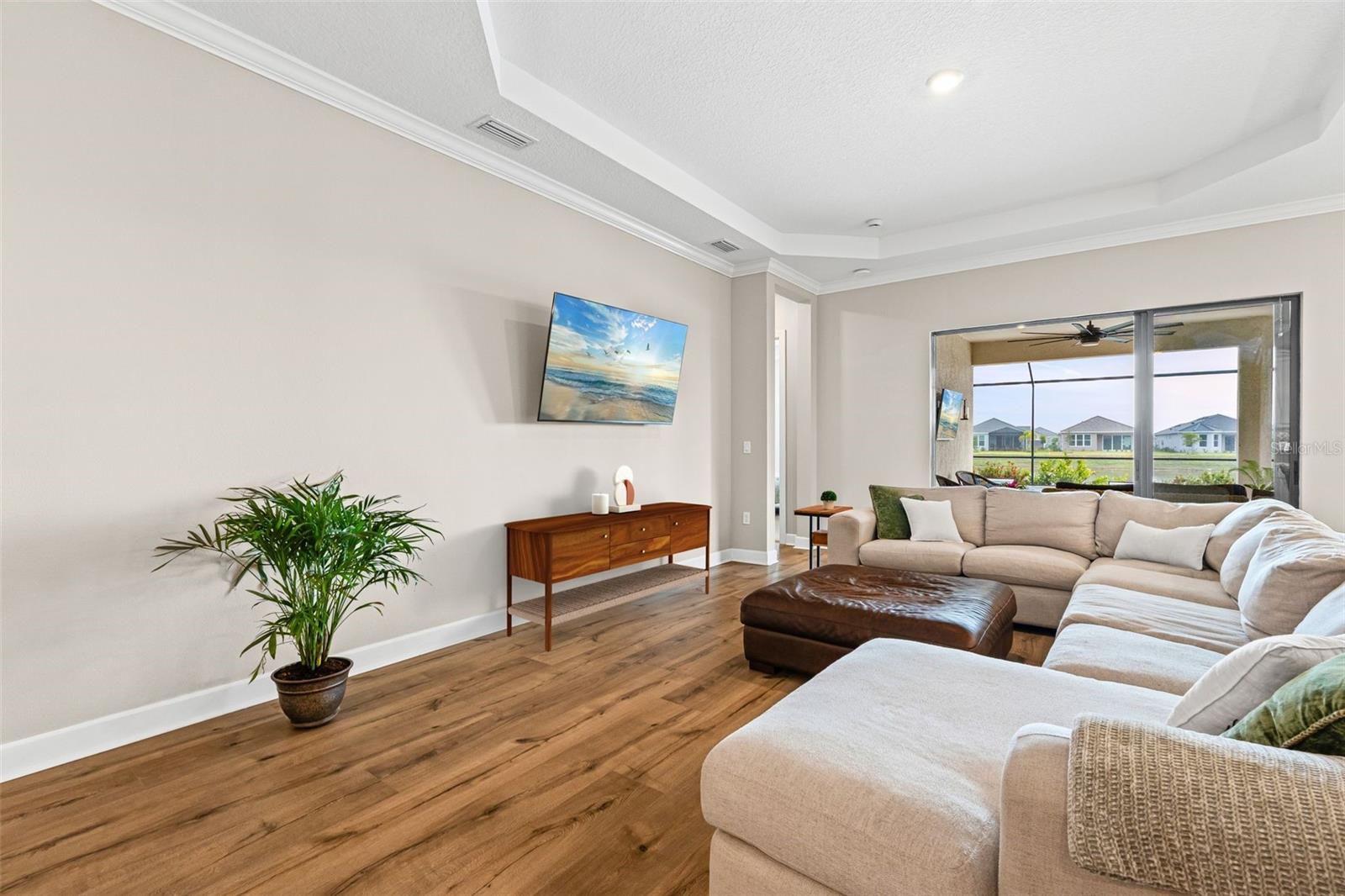 AZARIO ESPLANADE - Residential