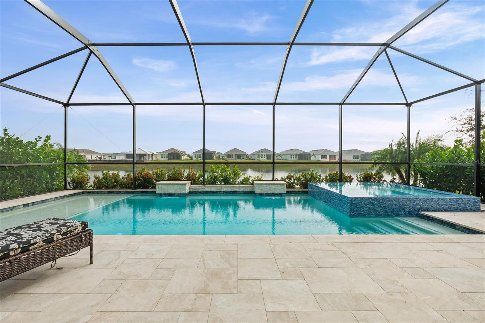 AZARIO ESPLANADE - Residential