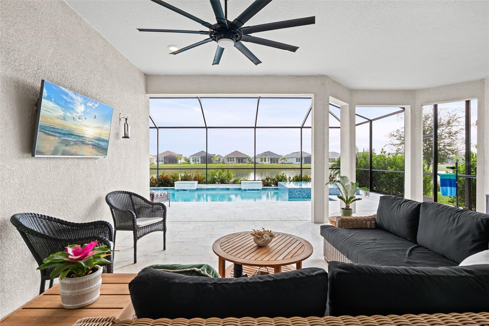 AZARIO ESPLANADE - Residential