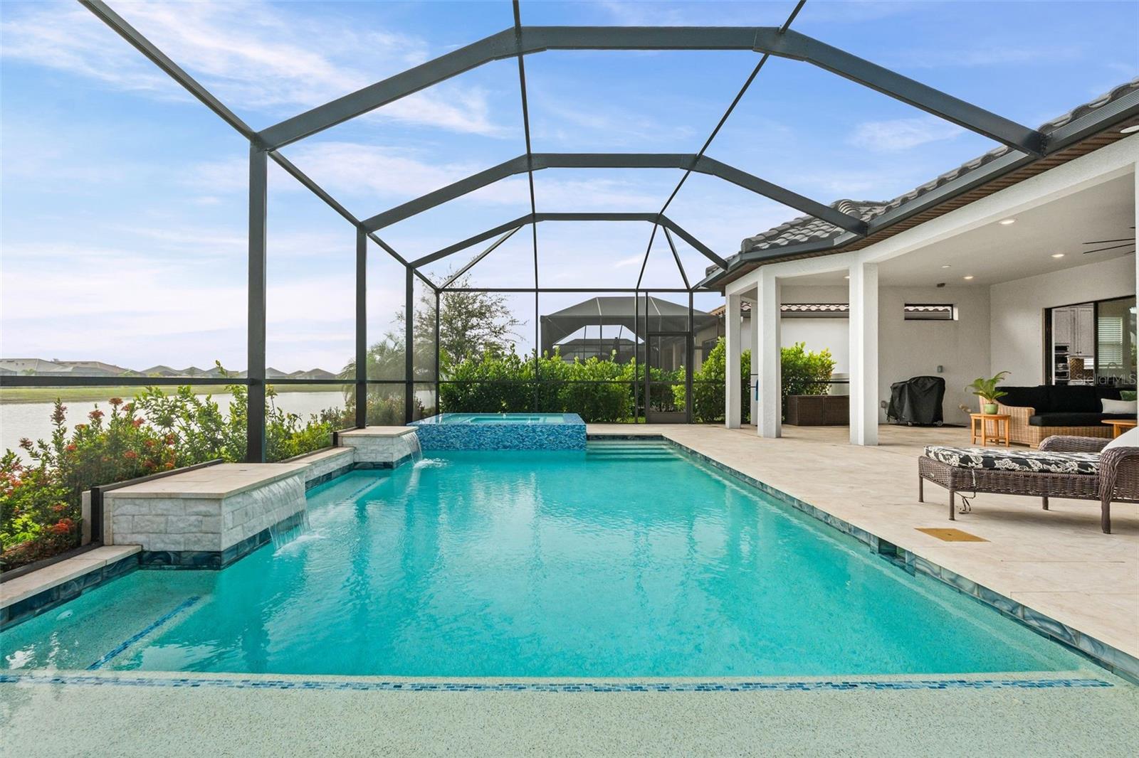 AZARIO ESPLANADE - Residential