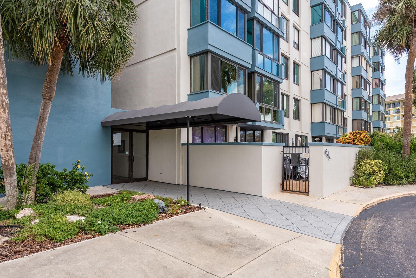 644 ISLAND WAY 702